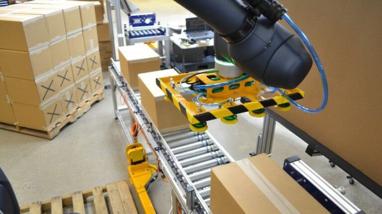 Comparing Palletizing Robots - Doosan Robotics Americas