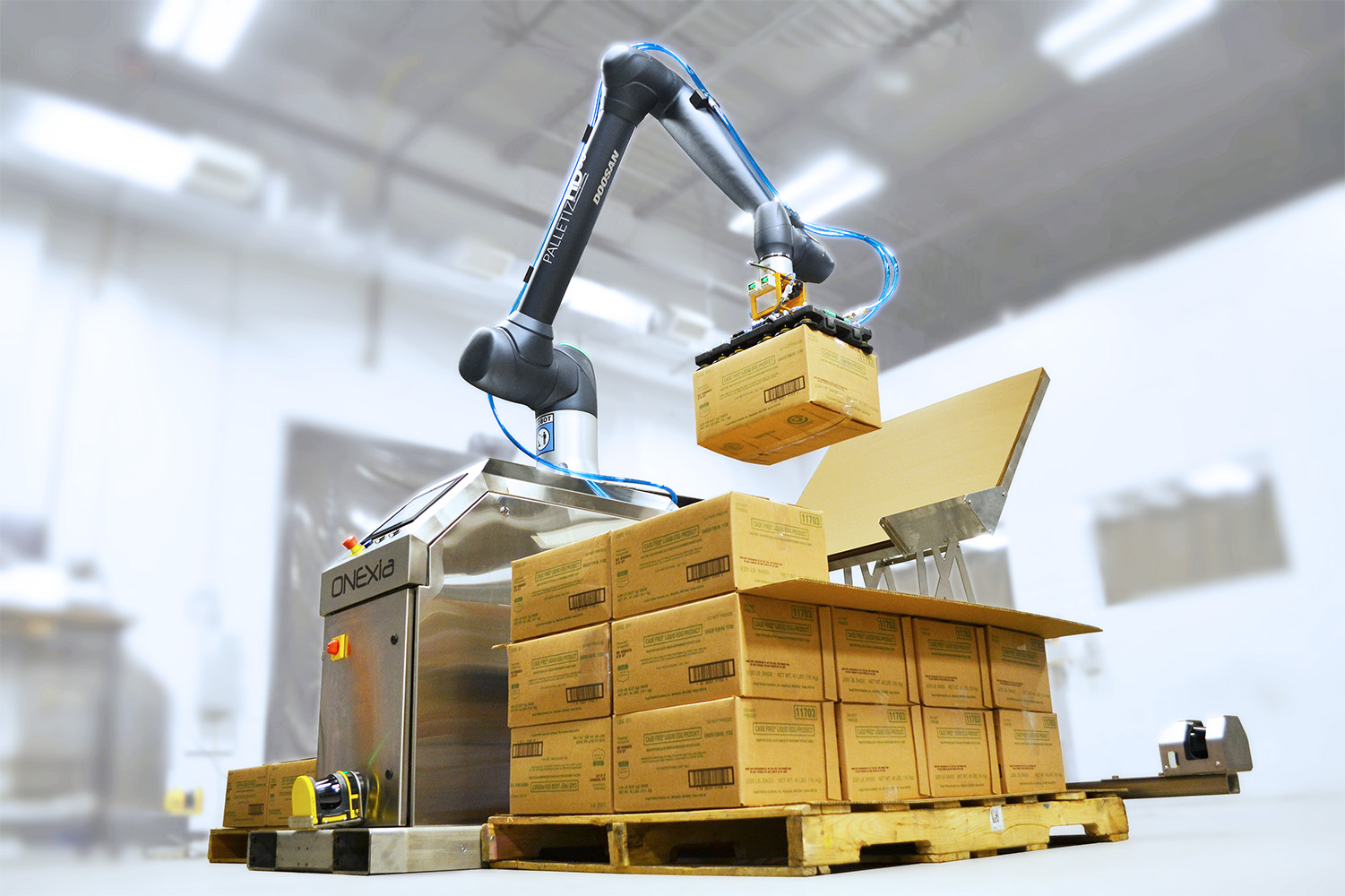 Stainless steel base PalletizHD cobot palletizer