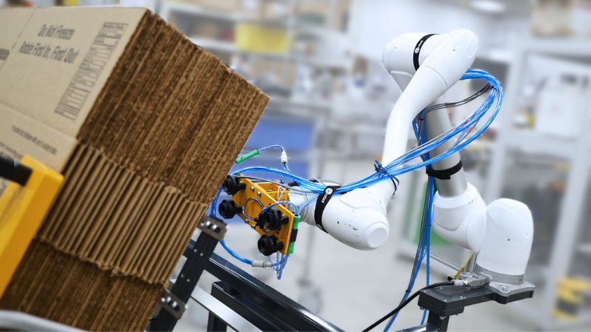 Doosan case erector example Integrate Robots Into Packaging Lines